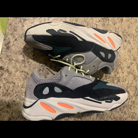 Used Yeezy Boost 700 V1 Kids Wave Runner lightly used size 2 - Picture 3 of 10